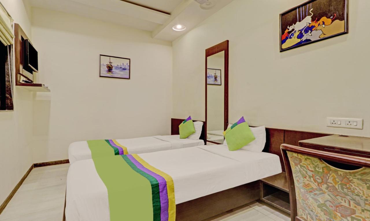Treebo Trend Loharkar'S Family Hotel Nagpur Exterior photo