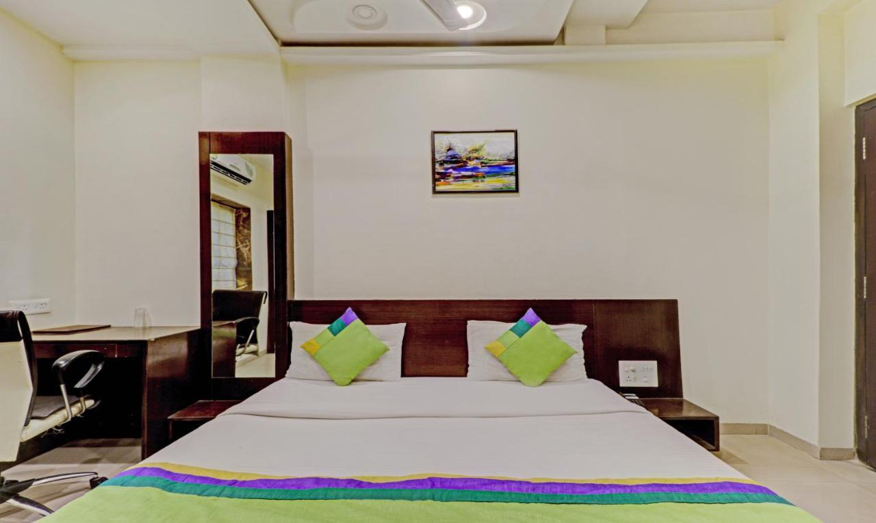 Treebo Trend Loharkar'S Family Hotel Nagpur Exterior photo